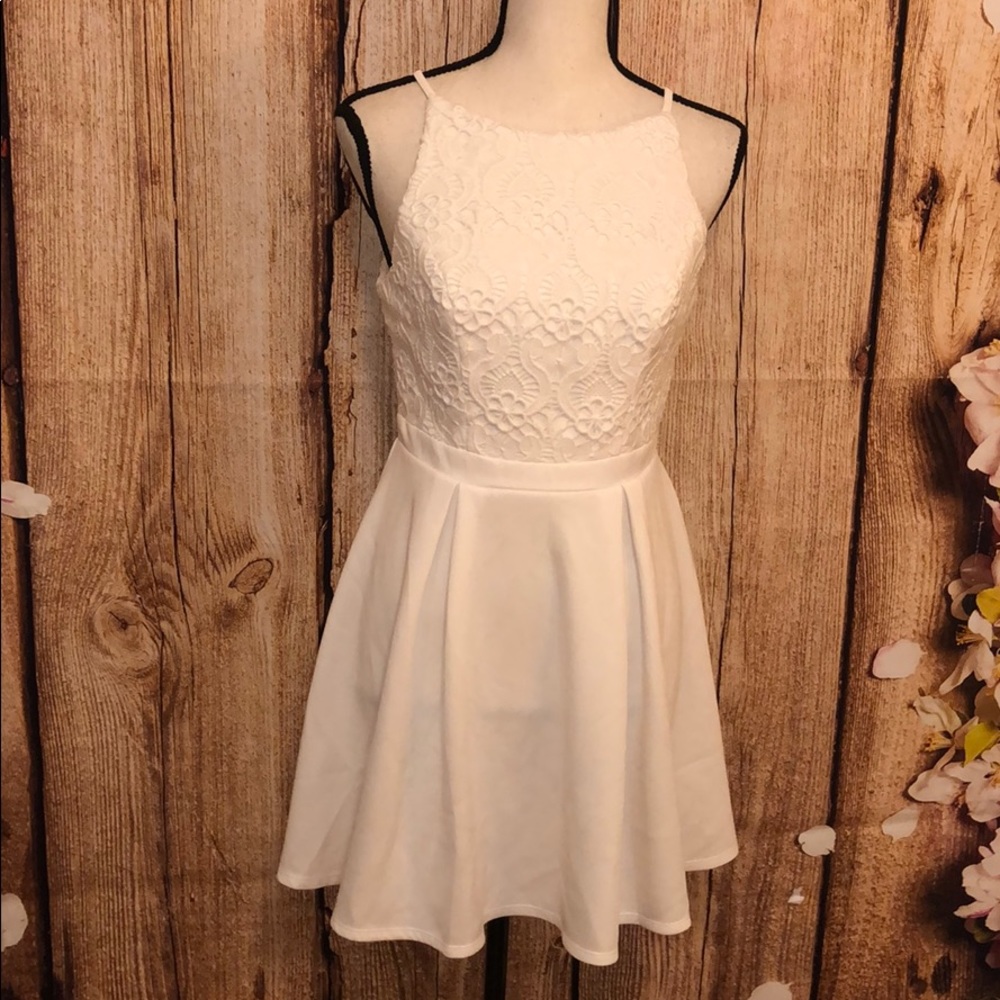 ** HOMECOMING DRESS****Franchescas white dress- Perfect for Homecoming!!